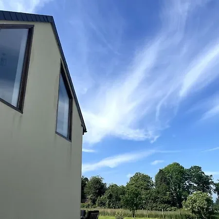 Spacious Luxury Countryside Retreat Estry