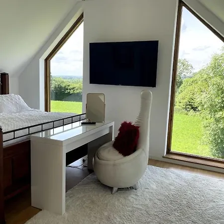 Spacious Luxury Countryside Retreat Holiday home