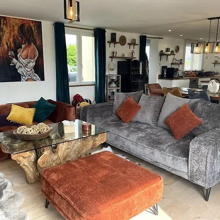 Spacious Luxury Countryside Retreat Estry