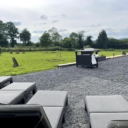 Spacious Luxury Countryside Retreat *