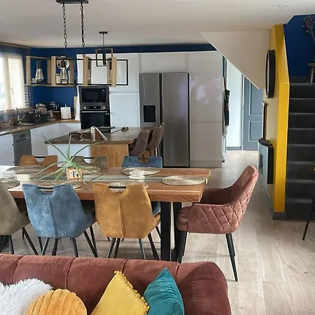 Spacious Luxury Countryside Retreat Estry