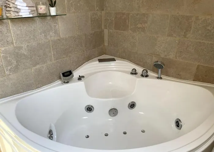 Spacious Luxury Countryside Retreat *