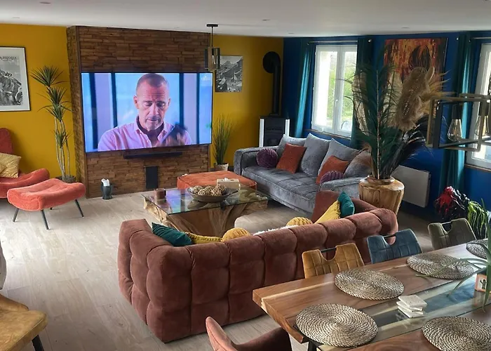 Spacious Luxury Countryside Retreat Estry